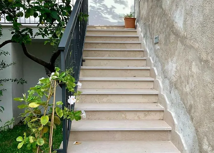 לינה וארוחת בוקר Di Fiore 4*